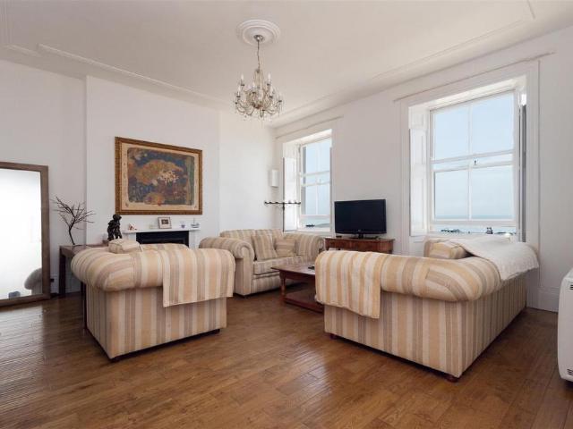 Flat for sale in West Marina, Guestling Green