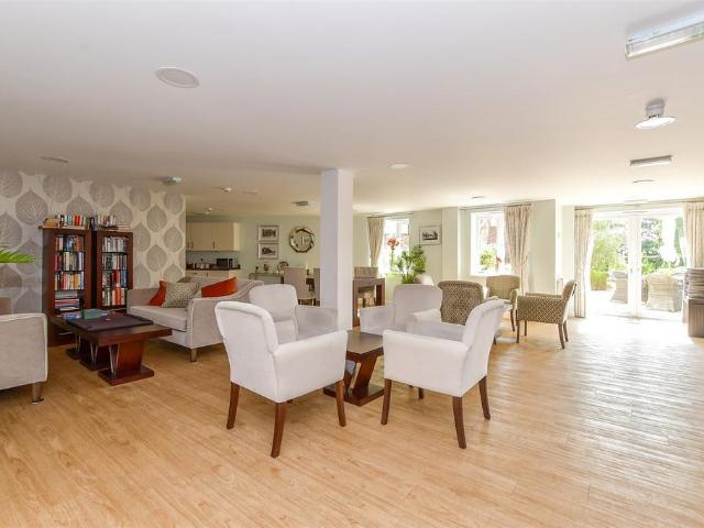 Flat for sale in Bridgefield, Kent