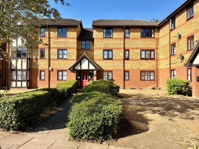 Flat for sale in Cauldwell, Bedford
