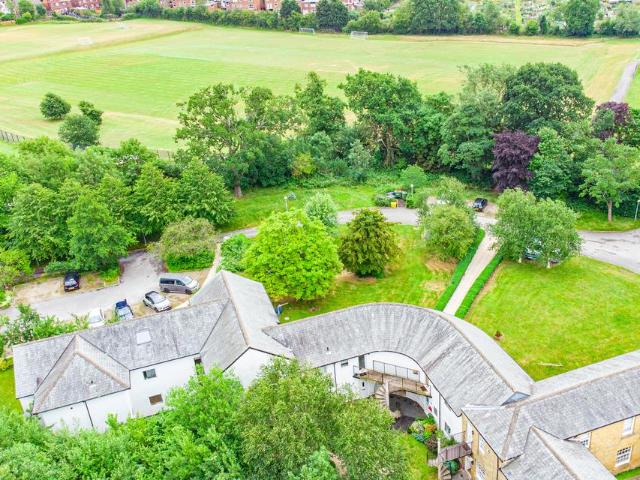 Flat for sale in West Yorkshire