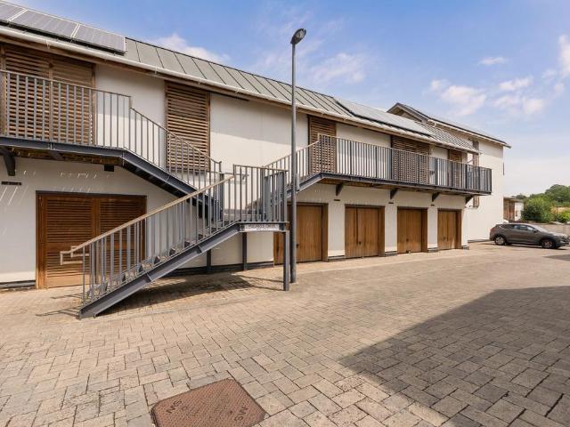 Flat for sale in Hanham Abbots, Kingswood