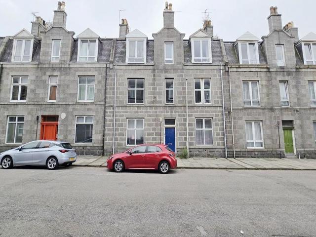 Flat for sale in Sunnybank, Ballindoch