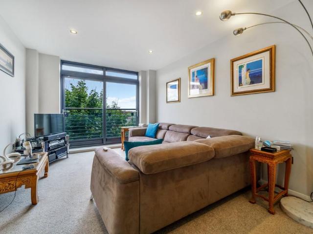 Flat for sale in Greater London