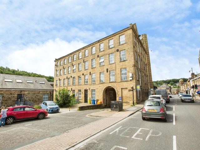 Flat for sale in Friendly, Sowerby Bridge