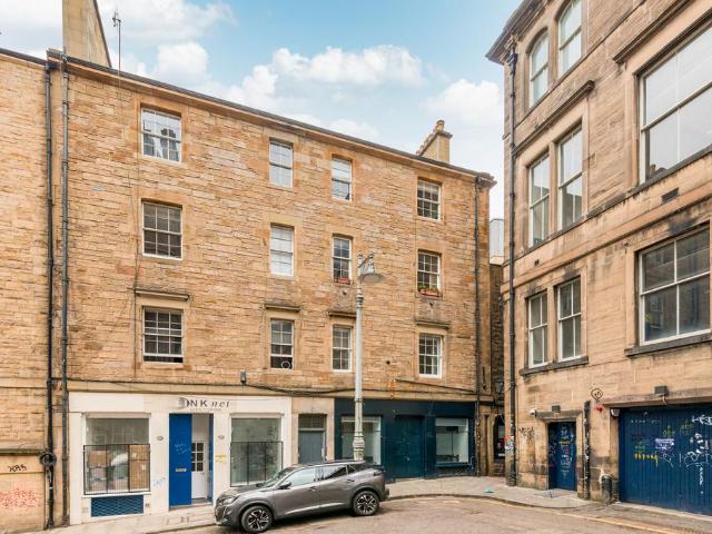 Flat for sale in Old Town, Scotland