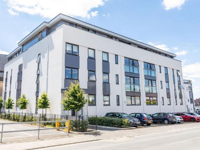 Flat for sale in Blackwell, Perryfields