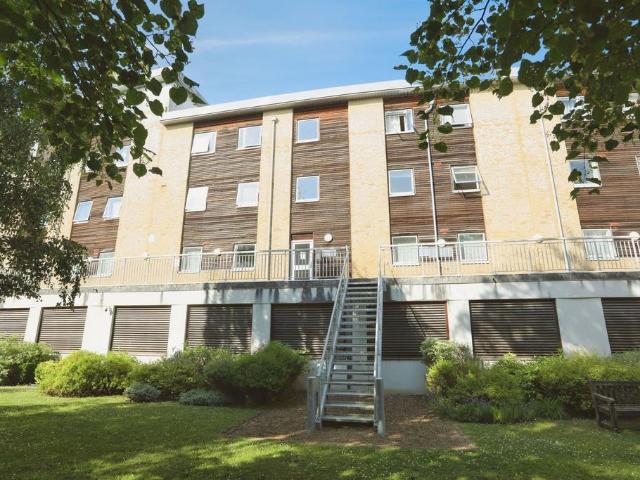 Flat for sale in Midway, Kent