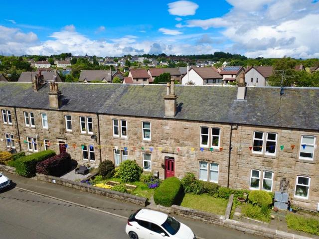 Flat for sale in Lochwinnoch, Scotland