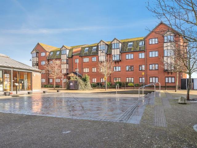Flat for sale in Southtown, Stokesby