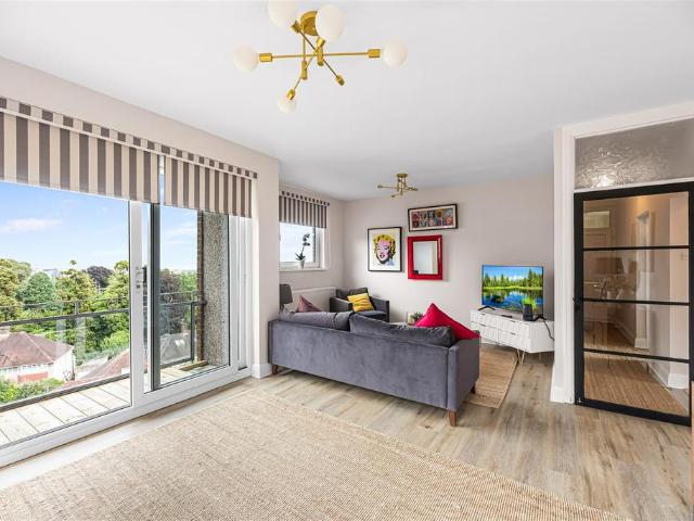 Flat for sale in Nangreaves, Wales