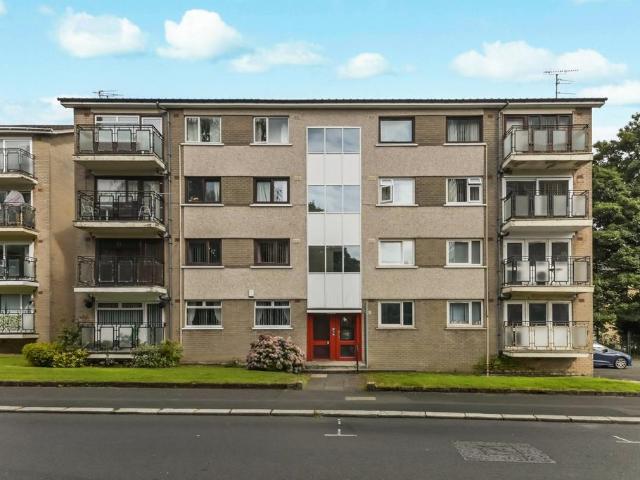 Flat for sale in Castlehead, Glenburn
