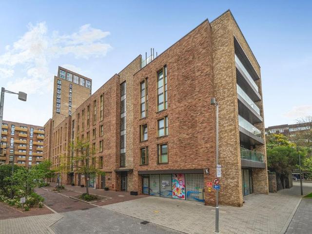 Flat for sale in London Borough of Lewisham, Greater London