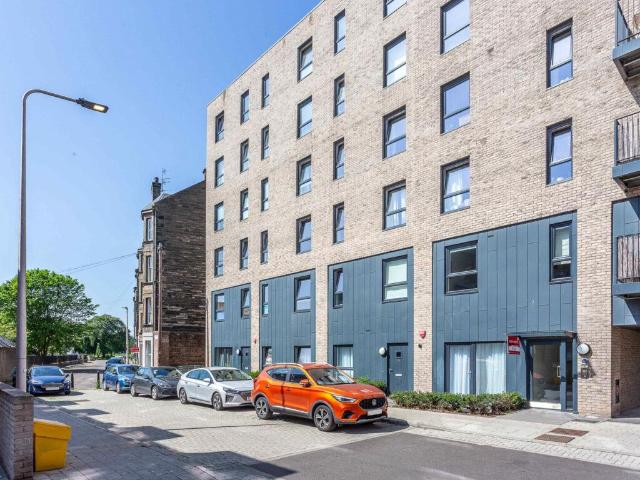 Flat for sale in Leith Links, Leith