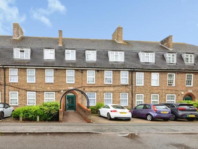 Flat for sale in London Borough of Lewisham, Greater London