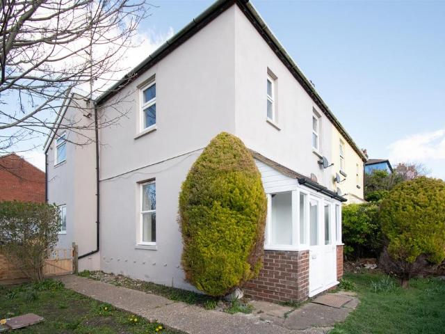 Flat for sale in West Marina, Guestling Green