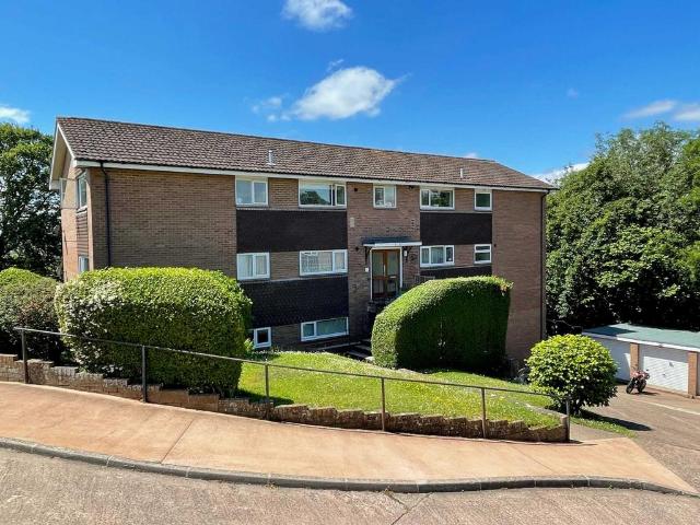 Flat for sale in Hulham, Budlake