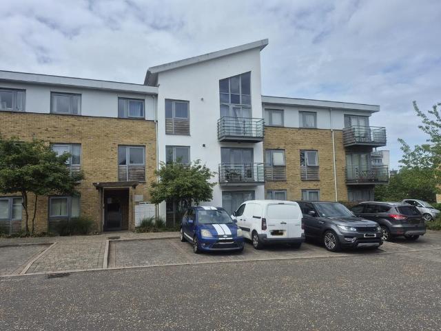 Flat for sale in Midway, Kent