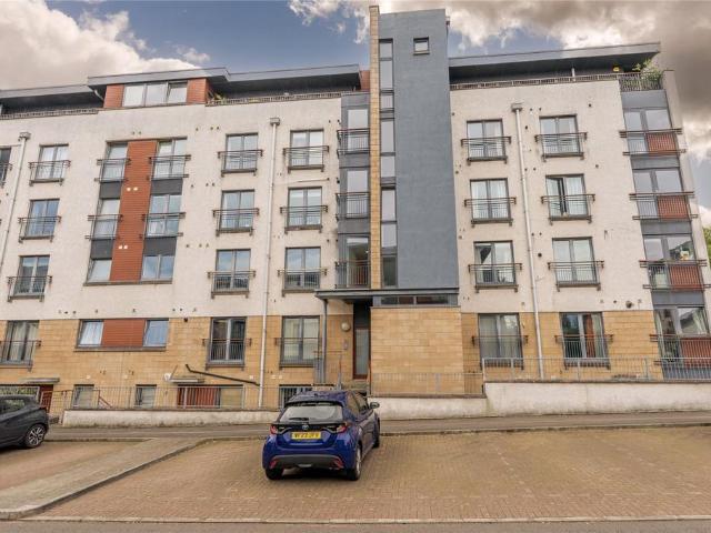 Flat for sale in East Pilton, Scotland