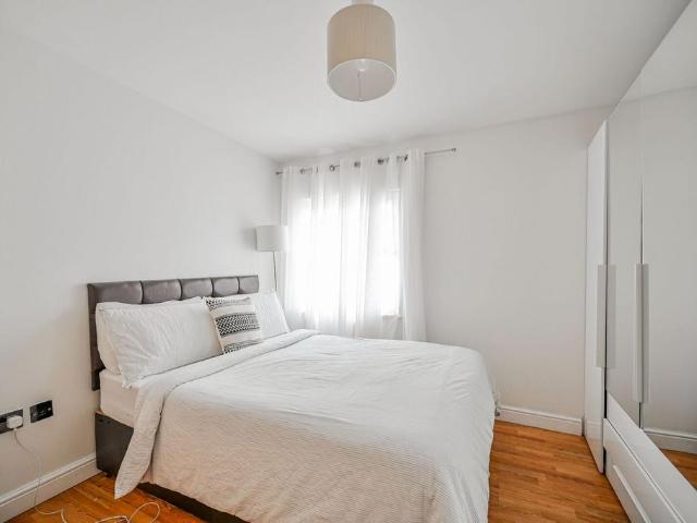 Flat for sale in Noel Park, Greater London