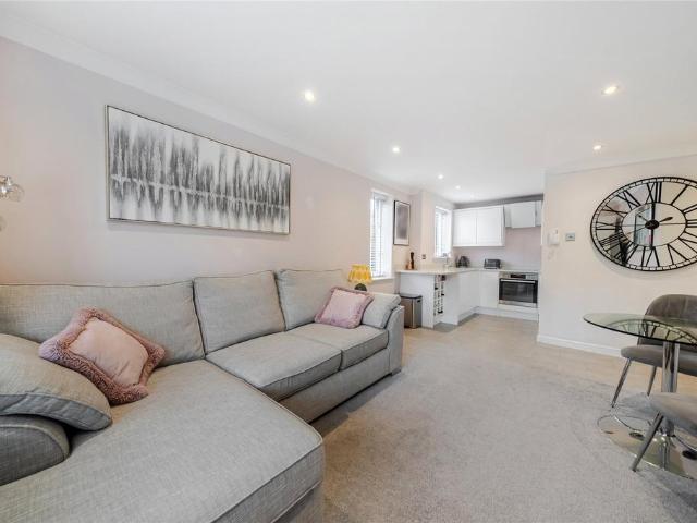 Flat for sale in London Borough of Bromley, Greater London