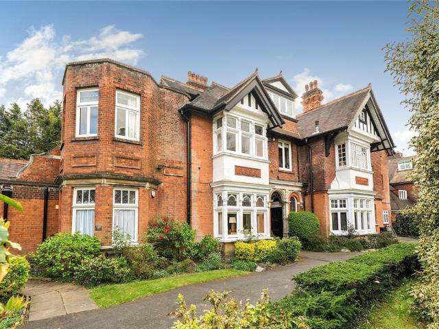 Flat for sale in Chislehurst, Greater London