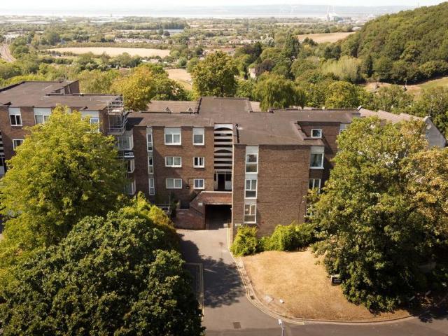 Flat for sale in Feckenham, City Of Bristol