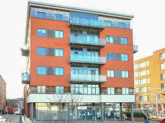 Flat for sale in West Yorkshire