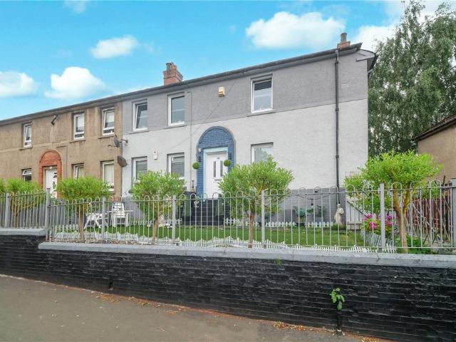 Flat for sale in Hamilton, Scotland