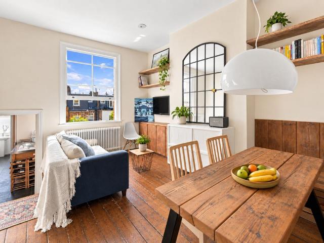 Flat for sale in London Borough of Hammersmith and Fulham, Greater London