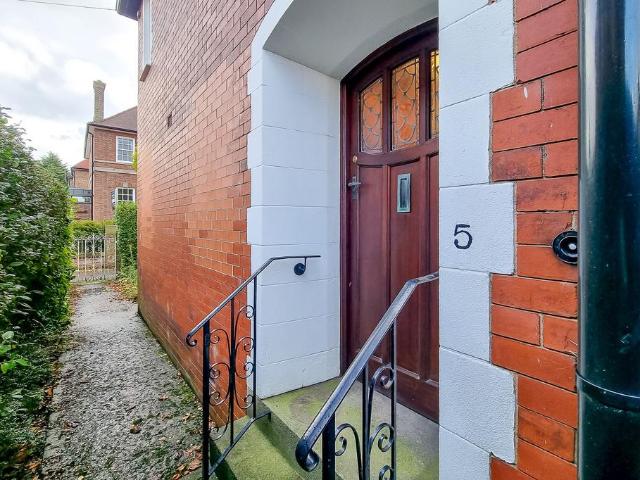 Flat for sale in High Harrogate, Harrogate