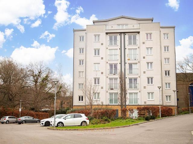 Flat for sale in Glynde, West Sussex
