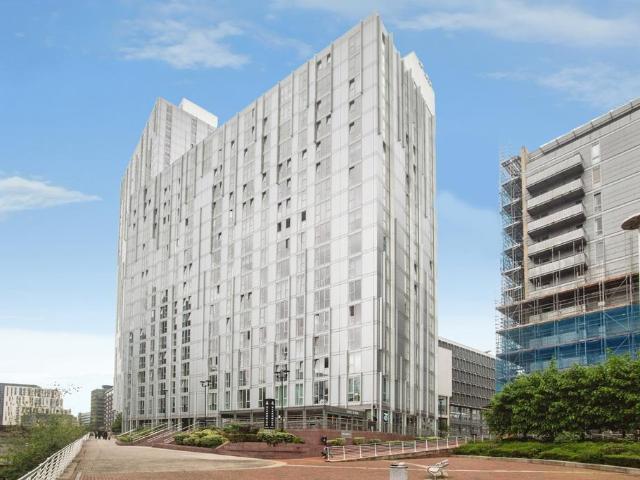 Flat for sale in City Centre, Salford