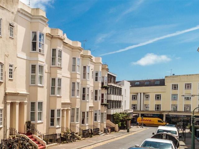 Flat for sale in Brunswick