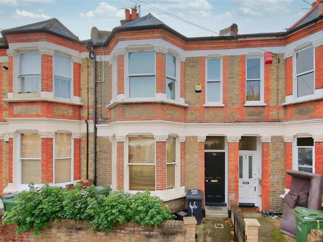 Flat for sale in Stockwell, Greater London