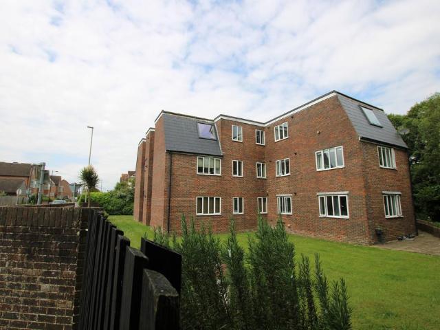 Flat for sale in Bell Hill, East Hampshire