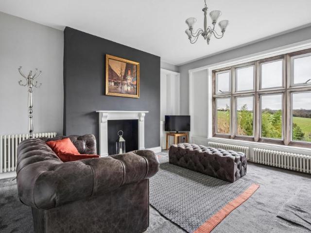 Flat for sale in Ashlyns Estate, Pouchen End