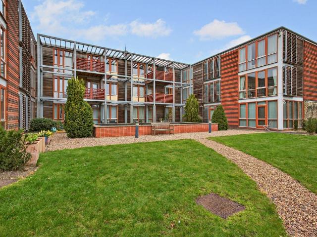 Flat for sale in Chesterton, Arbury