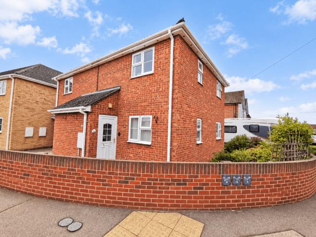 Flat for sale in West Mersea, Colchester