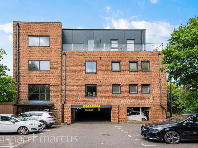 Flat for sale in Pachesham Park, Surrey