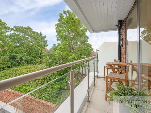 Flat for sale in London Borough of Lewisham, Lower Sydenham