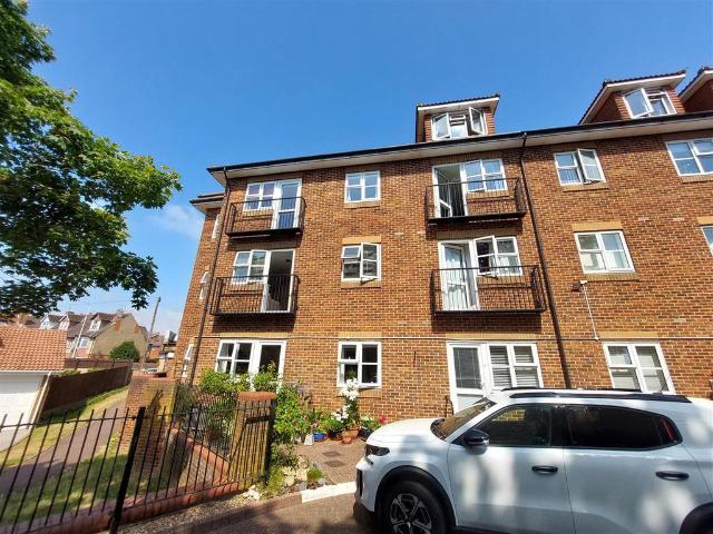 Flat for sale in Hythe, Folkestone