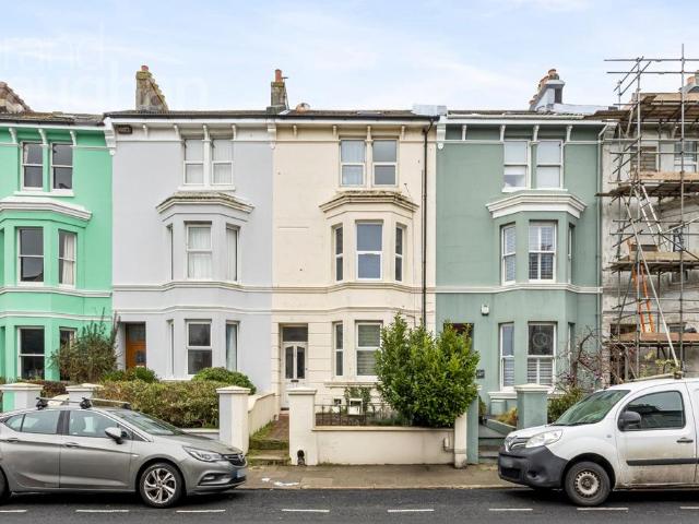 Flat for sale in Queen's Park, Brighton & Hove