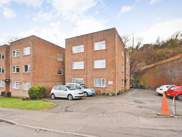 Flat for sale in Elms Vale, Ash