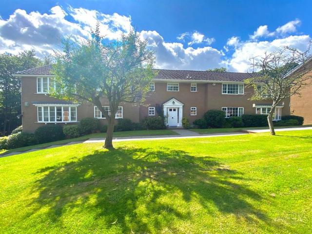 Flat for sale in Prestbury