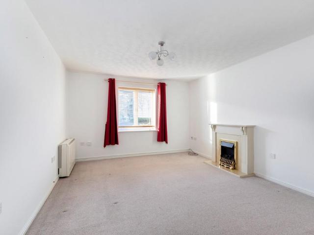 Flat for sale in Fiddler's Green, Golden Valley