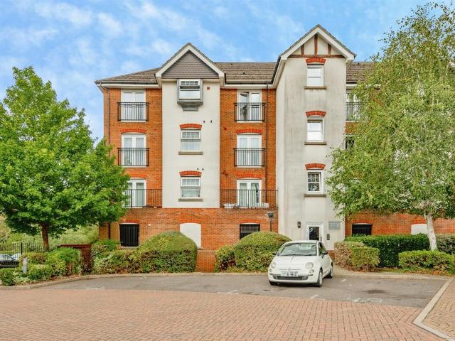 Flat for sale in Three Bridges, Glynde