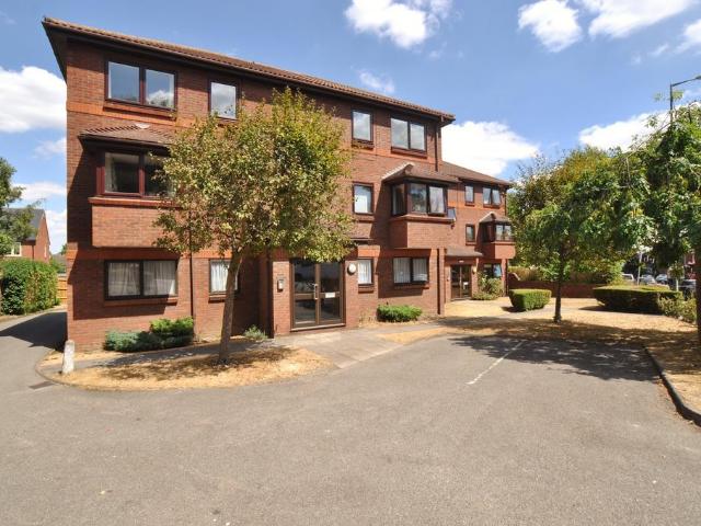Flat for sale in Whitehill, King's Walden