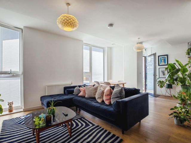 Flat for sale in Elephant and Castle, Greater London