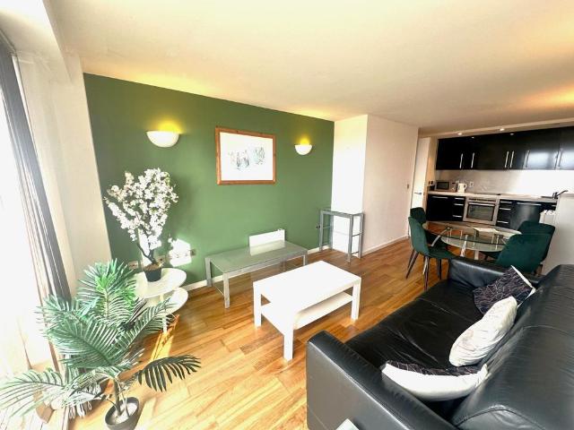 Flat for sale in Holbeck, West Yorkshire