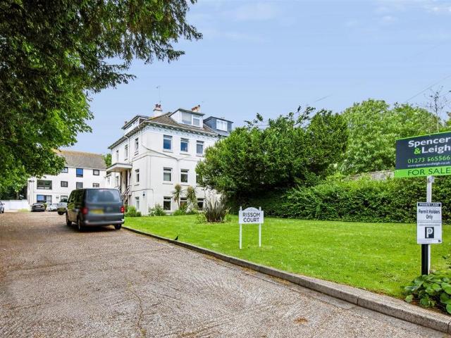 Flat for sale in Brighton & Hove